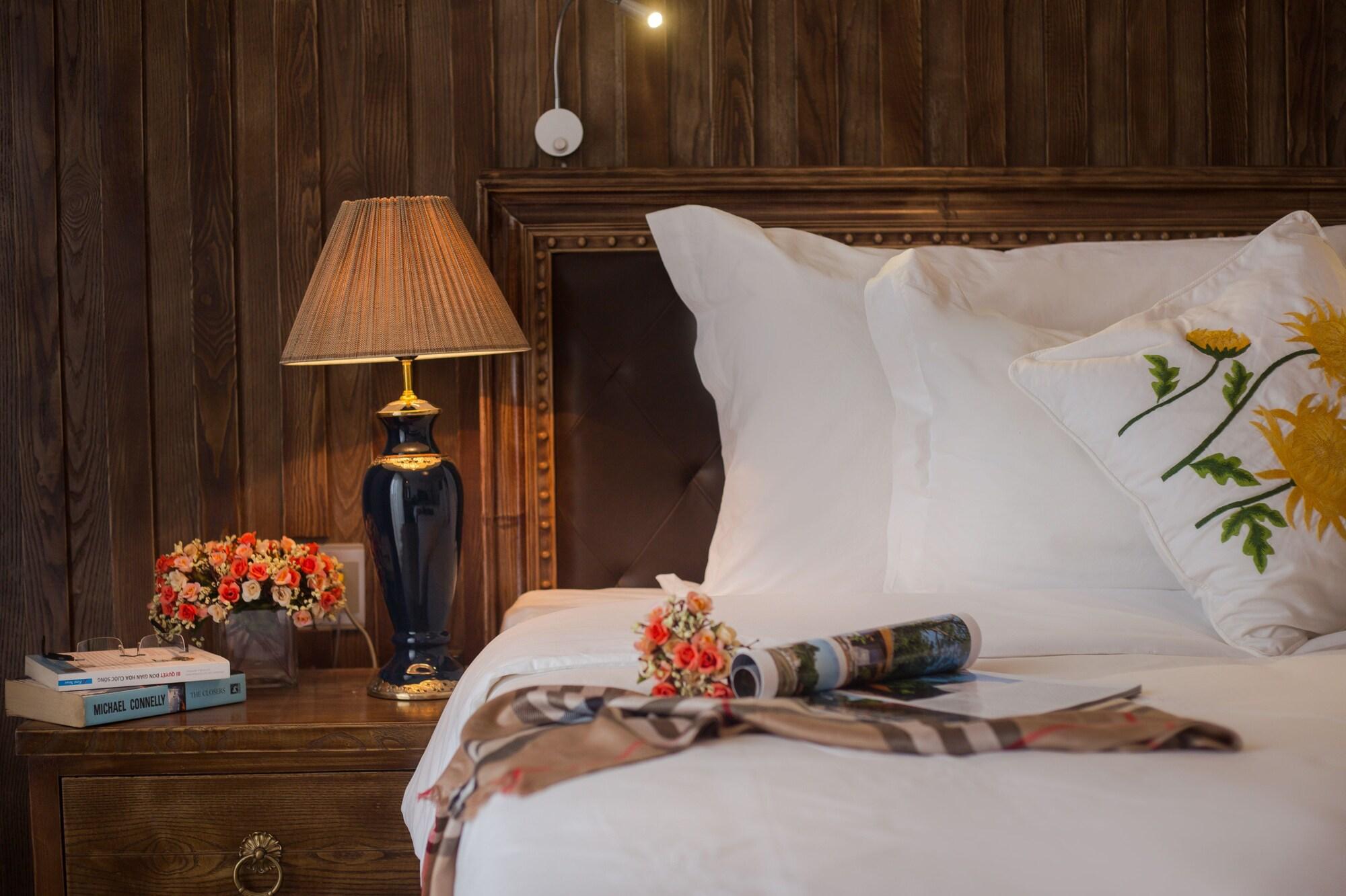 Noble & Swan Boutique Hotel Hanoi Buitenkant foto