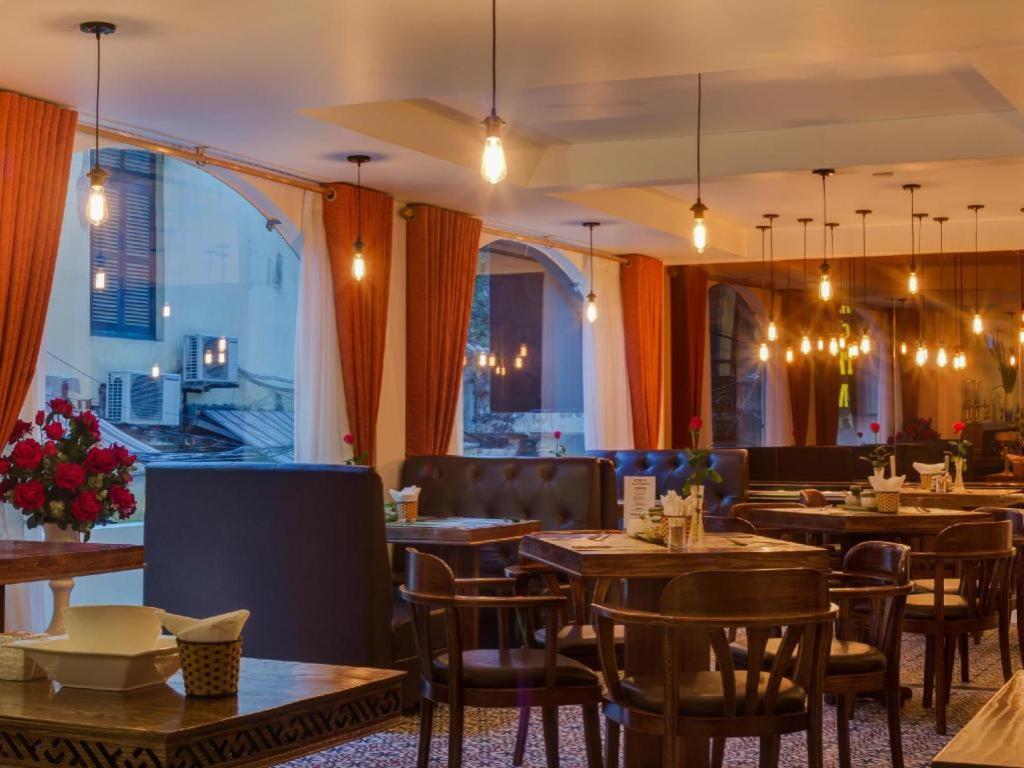 Noble & Swan Boutique Hotel Hanoi Buitenkant foto