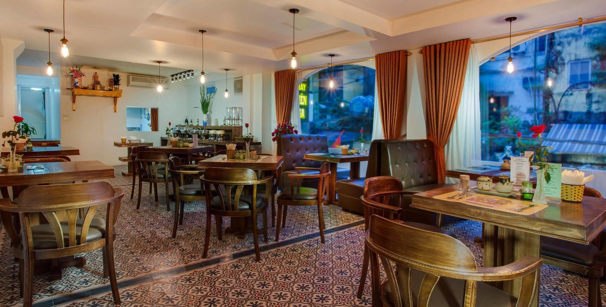 Noble & Swan Boutique Hotel Hanoi Buitenkant foto