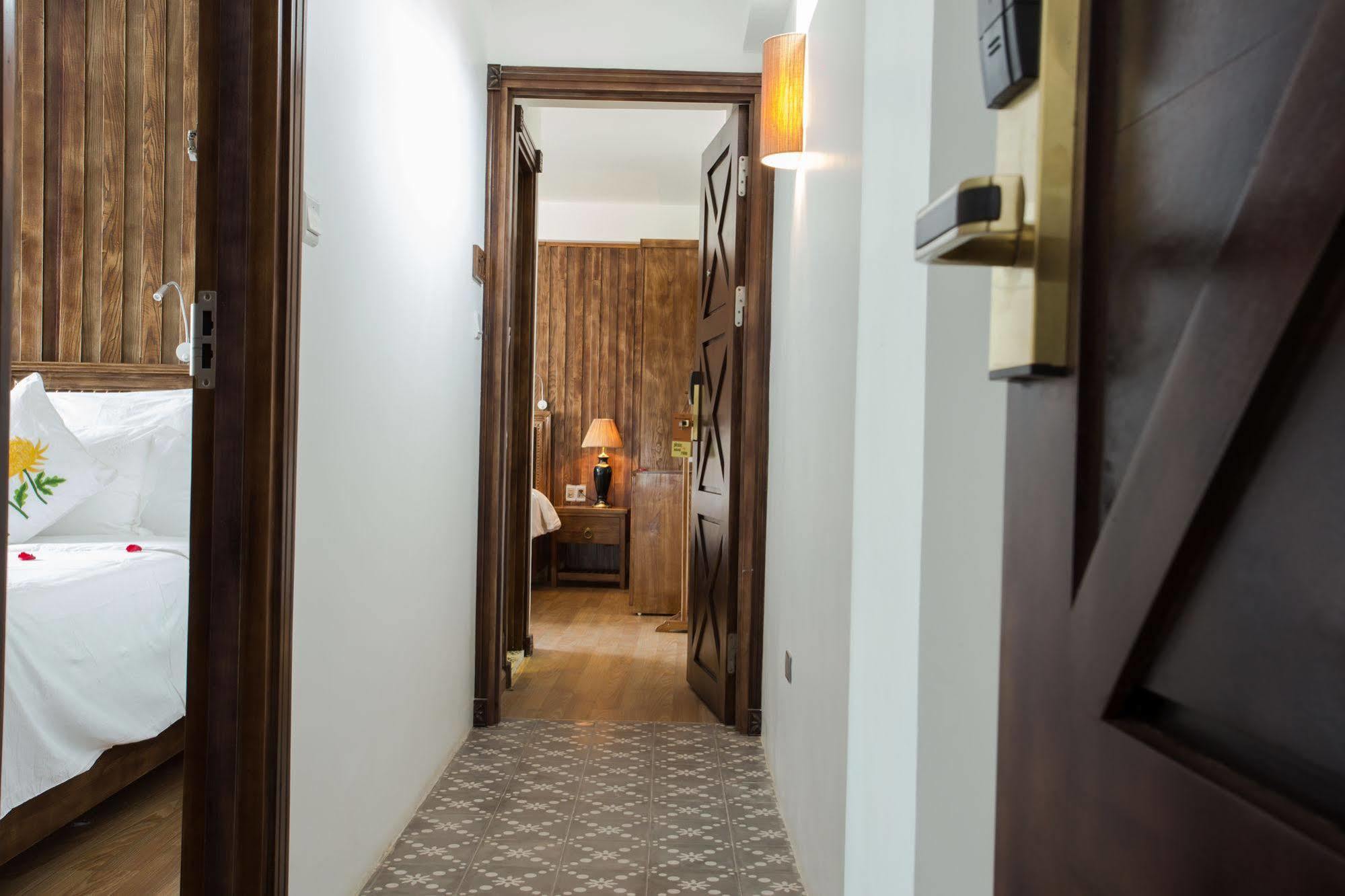 Noble & Swan Boutique Hotel Hanoi Buitenkant foto